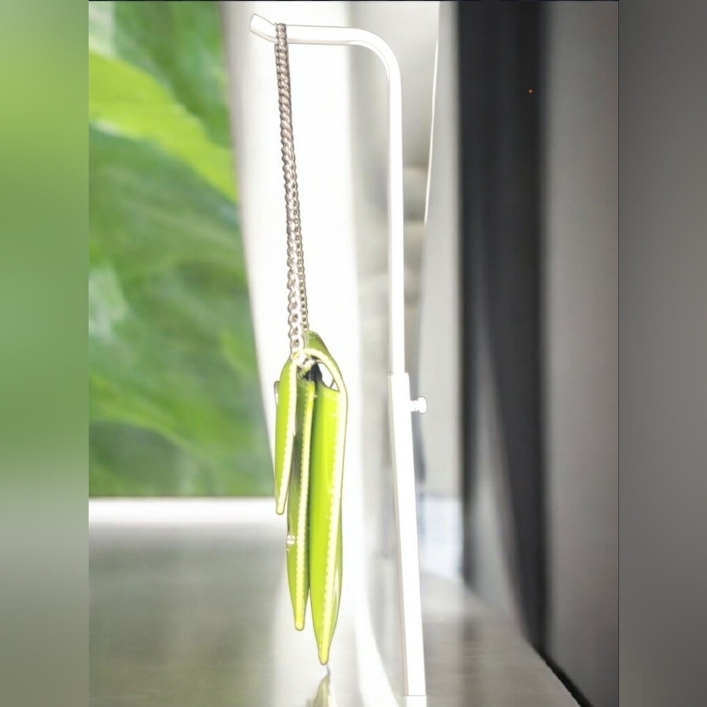 Beijo Lime Green Convertible Clutch And Shoulder Bag In Patent Leather - Picture 4 of 9